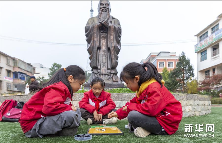 贵州黔西：课外活动丰富校园文化