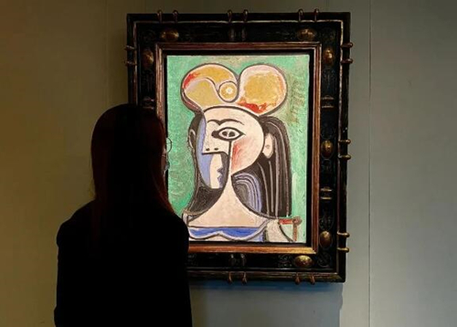 毕加索所绘《半身女子坐像》中的女子是谁？